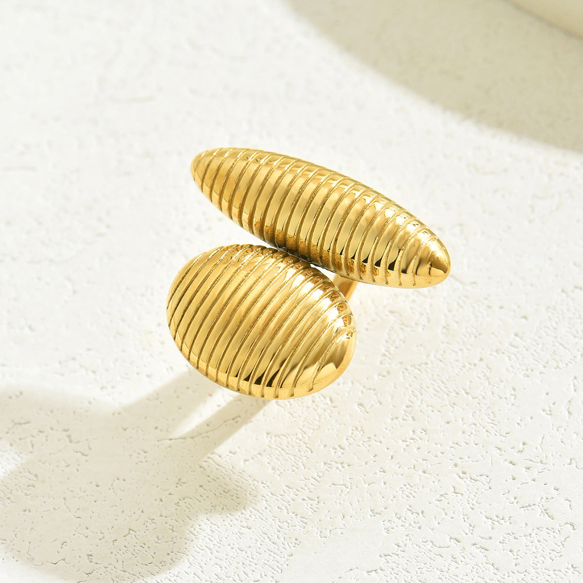 Anillo Abierto Ajustable Geométrico Minimalista para Mujer en Cobre con Acabado Chapado