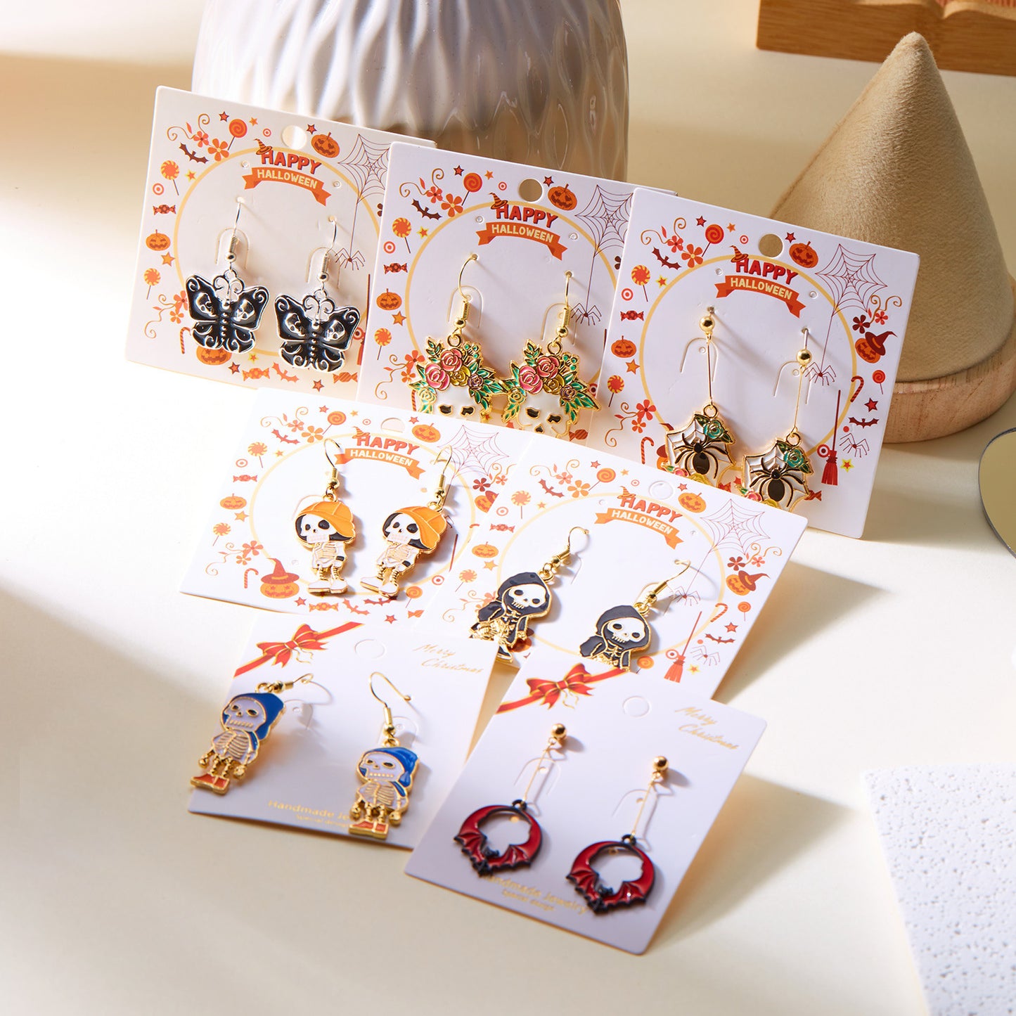 Pendientes de Calavera y Calabaza de Halloween a la Moda con Ganchos de Aleación Bañados en Oro para Mujer