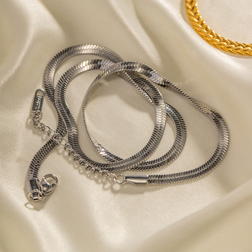 Collar de cadena de serpiente de acero inoxidable geométrico para mujer con colgante de acero de titanio y acabado chapado