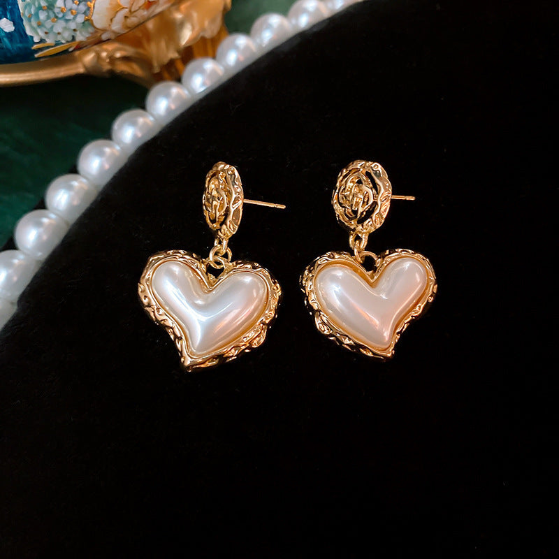 Pendientes Geométricos Vintage con Acentos de Perlas y Base de Cobre Chapado en Oro para Mujer