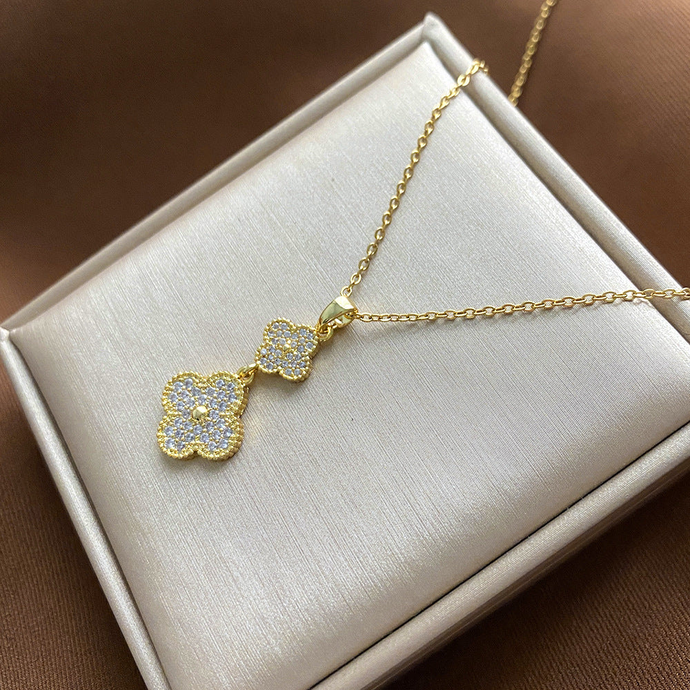 Collana con Ciondolo Floreale Minimalista per Donne e Uomini in Acciaio al Titanio con Catena a Serpente, Finitura Galvanizzata e Design Irregolare