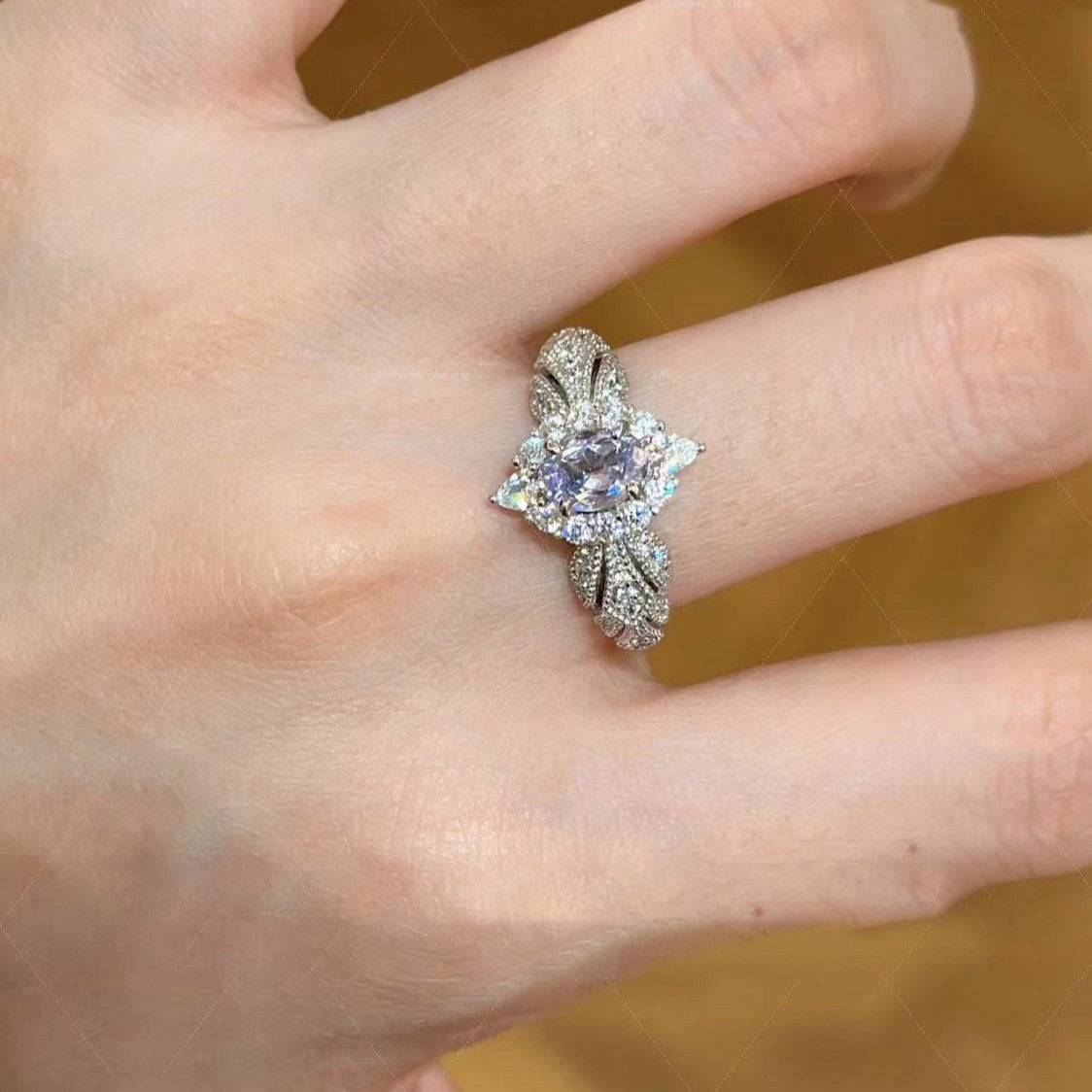 Elegante anillo ovalado abierto de estilo francés para mujer con incrustaciones de circonita cúbica en banda de cobre, anillo de moda geométrico minimalista