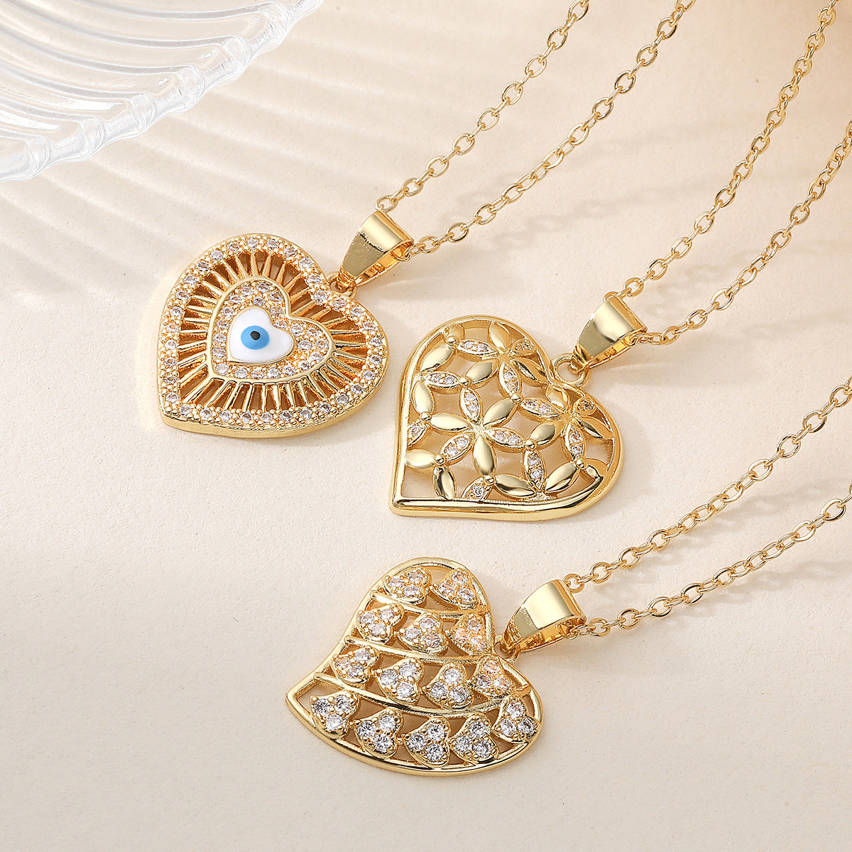 Minimalist Elegant 18K Gold Plated Heart Cubic Zirconia Pendant Necklace for Women