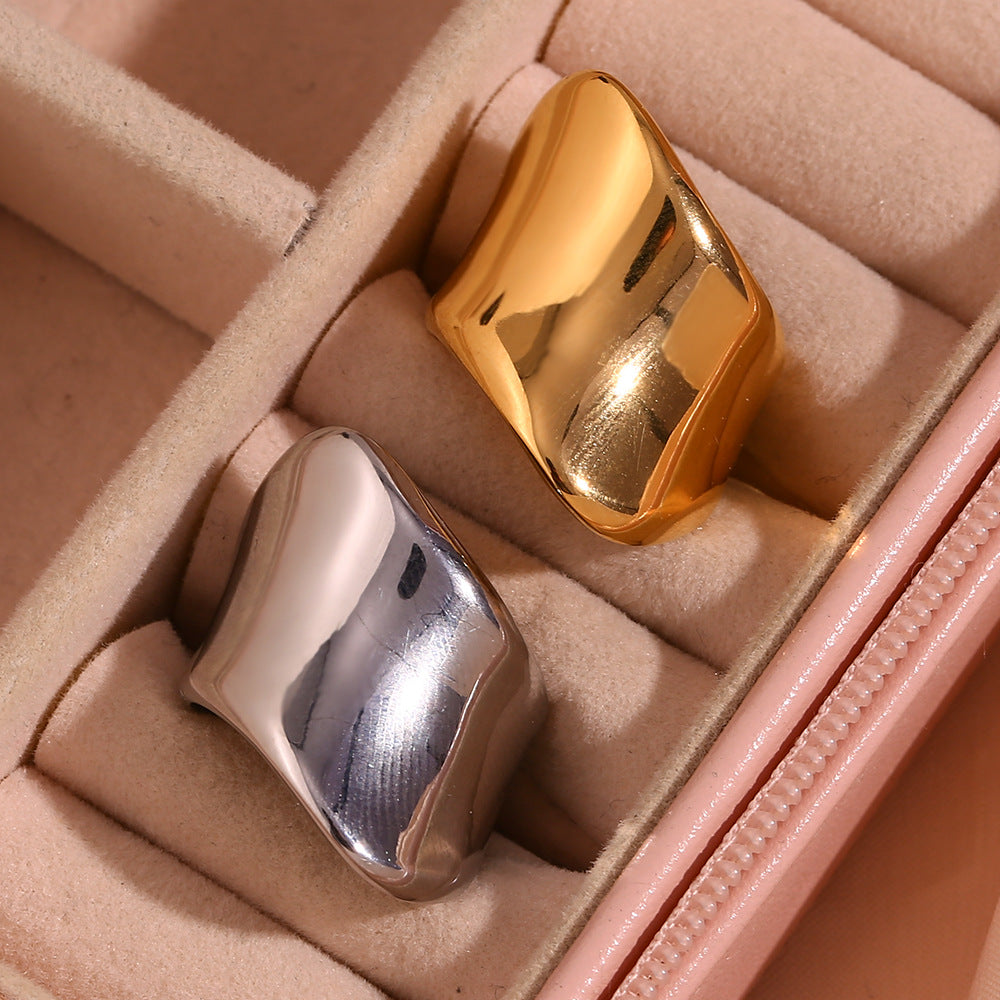 Anello Minimalista Geometrico da Donna in Acciaio Inossidabile con Placcatura Oro 18K