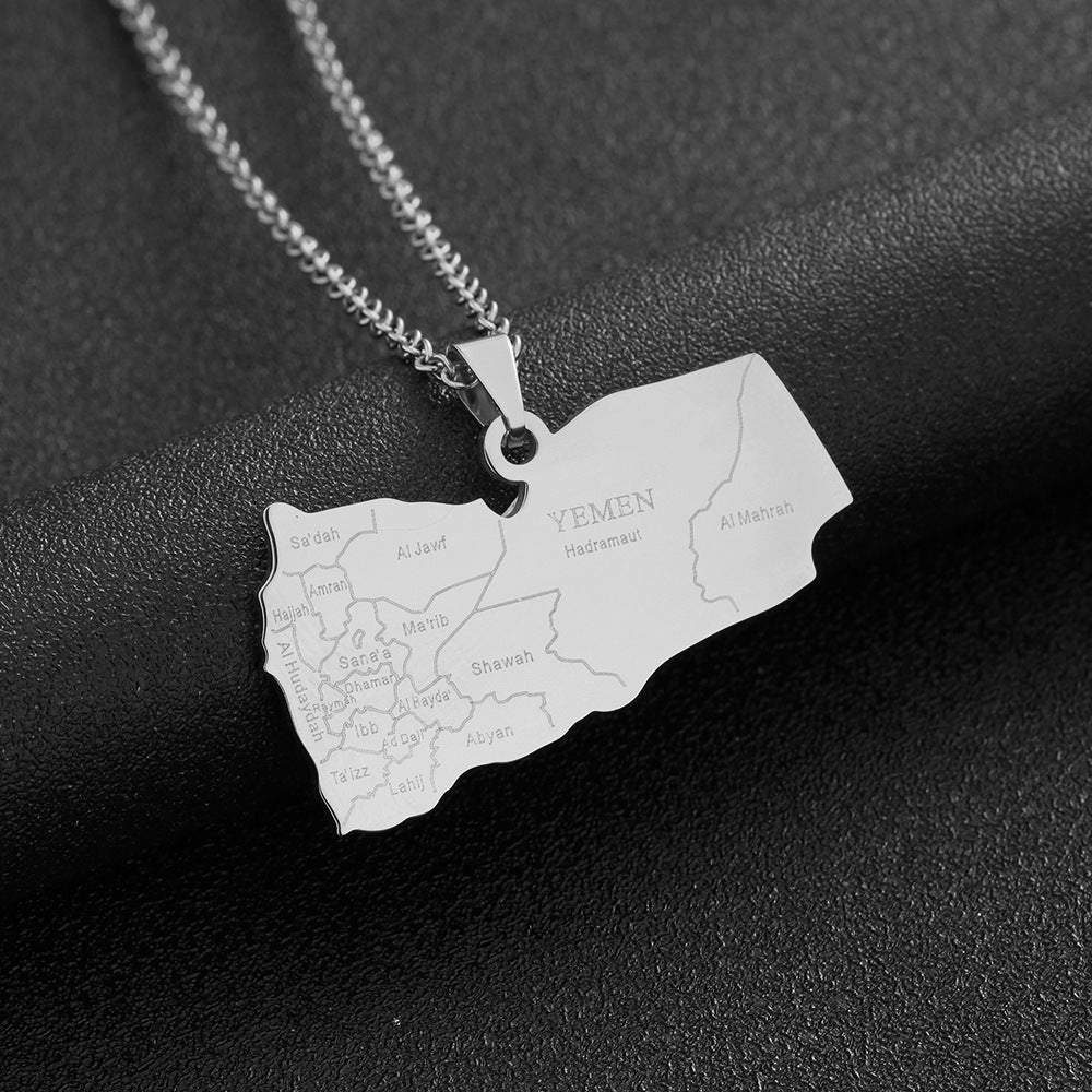 Collana Minimalista Geometrica con Ciondolo in Acciaio Inossidabile con Charm in Acciaio al Titanio e Finitura Placcata per Uomo e Donna Stile Casual