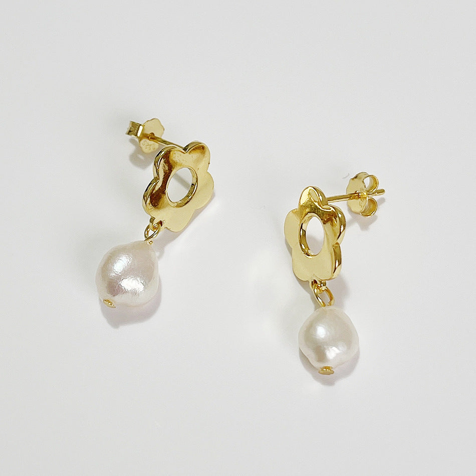 Orecchini a perno da donna minimalisti in argento sterling 925 placcati oro 18 carati con intarsio di perle a forma di lacrima e fiore