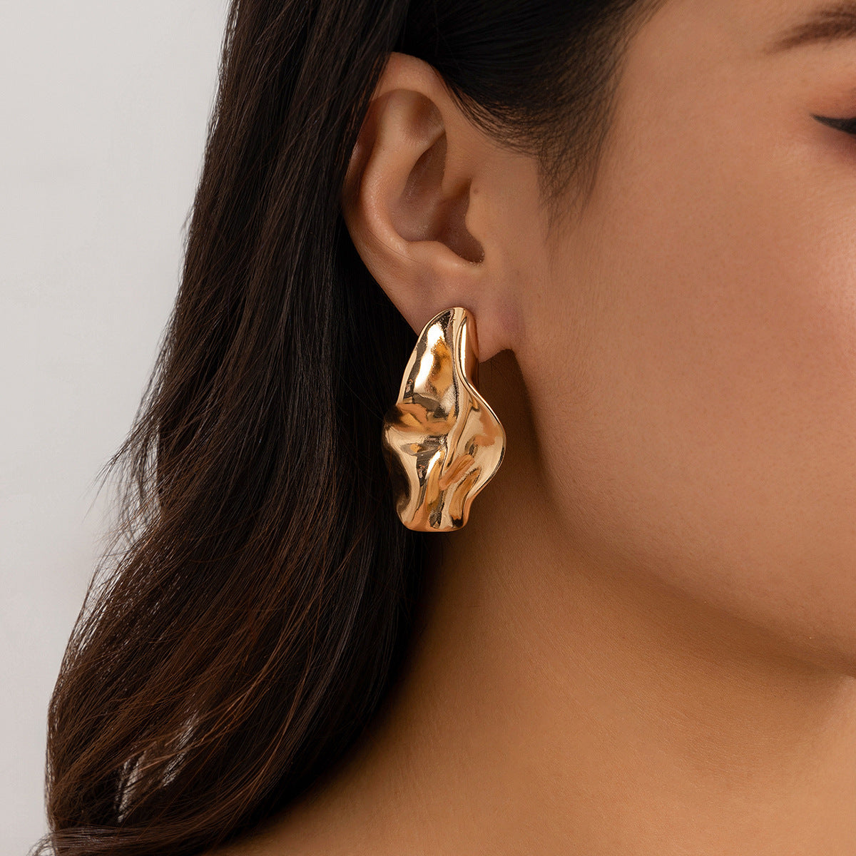 Minimalist Geometric Irregular Hollow Twisted Ring Zinc Alloy Plated Earrings for Women