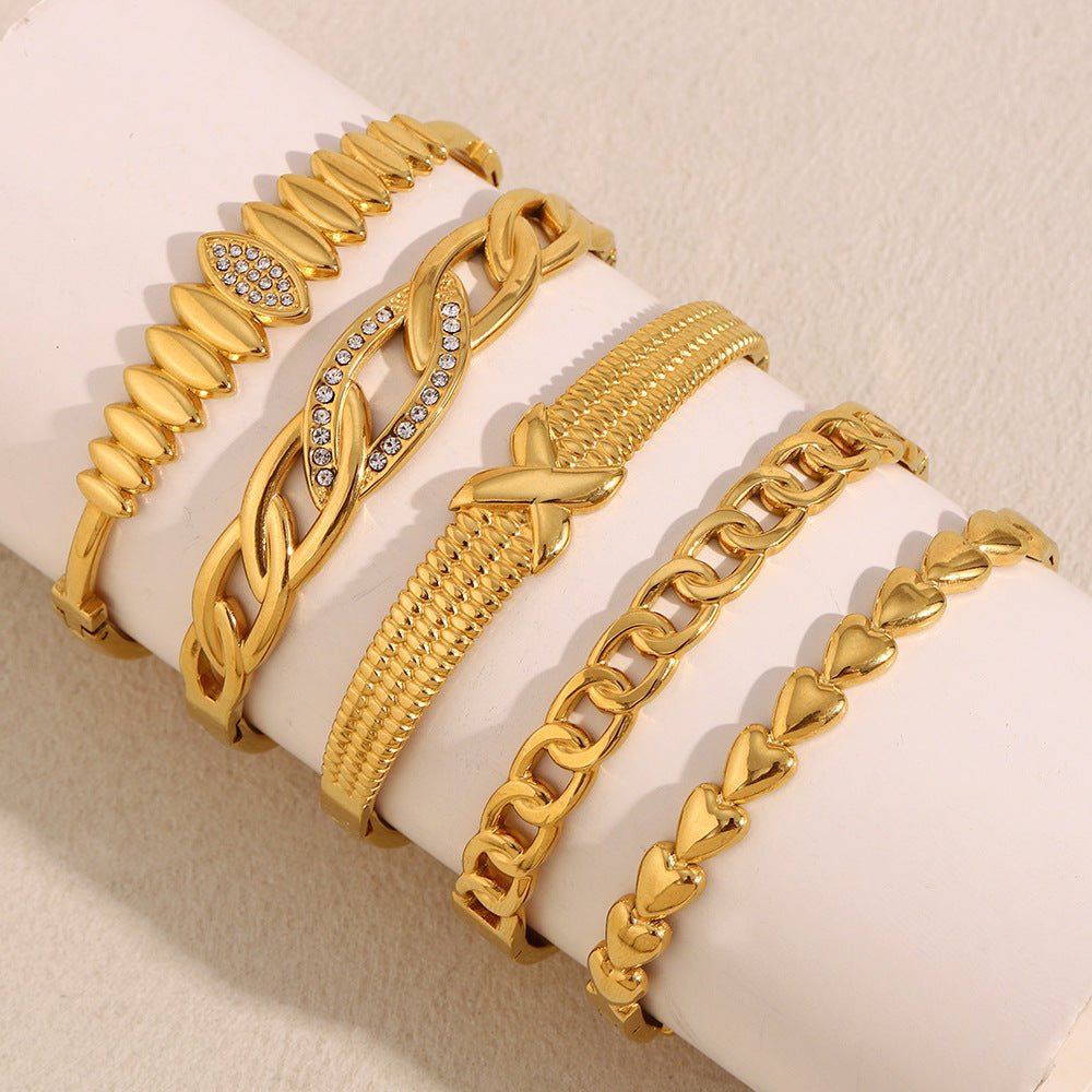 Fashionable Stainless Steel Bracelet with 18K Gold Plating, Heart-Shaped Pendant, Teardrop Pattern, Toggle Clasp, for Women