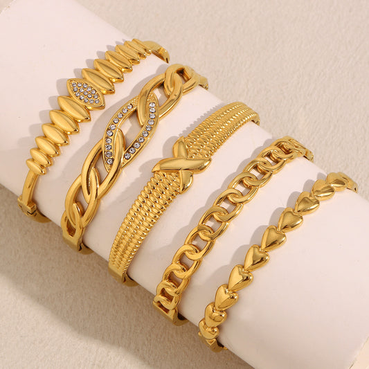 Fashionable Stainless Steel Bracelet with 18K Gold Plating, Heart-Shaped Pendant, Teardrop Pattern, Toggle Clasp, for Women