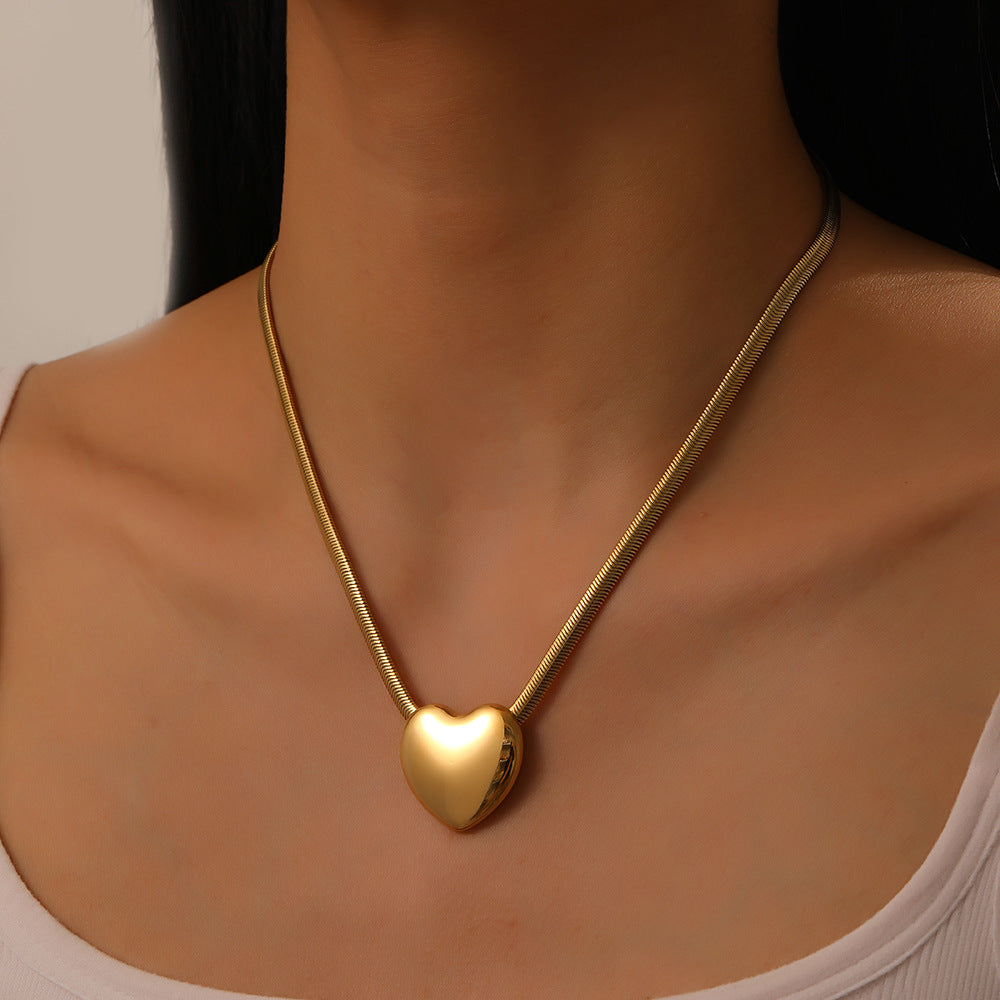 Fashionable Minimalist Heart-Shaped Stainless Steel Gold-Plated Snake Chain Necklace for Women