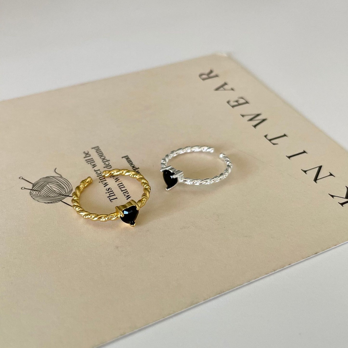 Anello da donna minimalista dolce in argento sterling 925 con zirconi cubici intarsiati