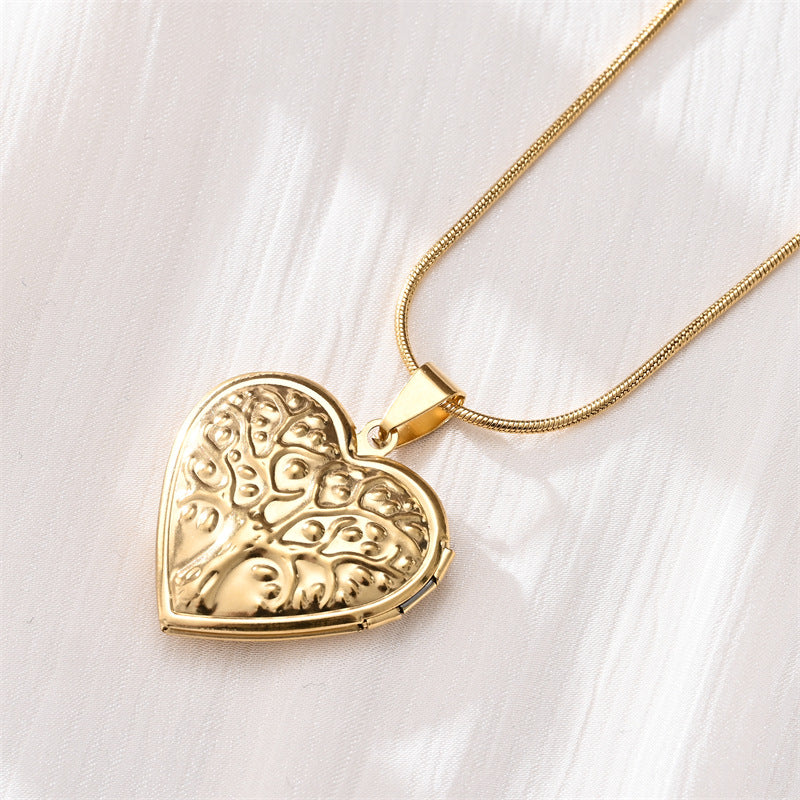Collana Minimalista a Cuore in Acciaio Inossidabile per Coppie con Ciondolo in Acciaio al Titanio Premium e Design Minimalista Elegante