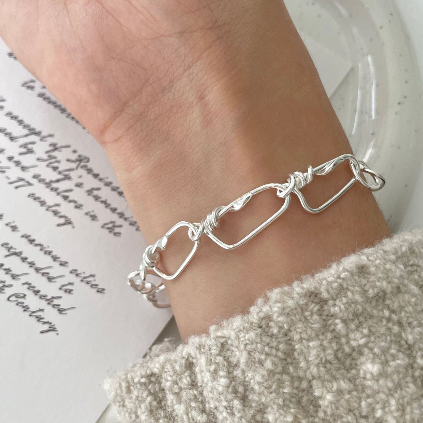 Braccialetto Minimalista a Stella Intrecciato in Argento Sterling 925 Fatto a Mano con Dettaglio Nodo