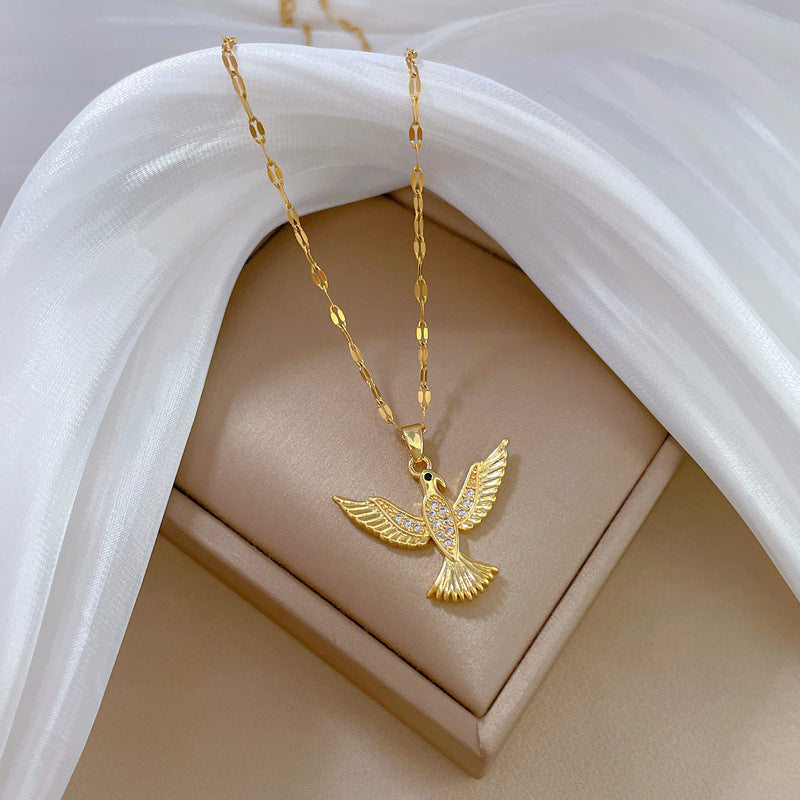 Collana Minimalista a Forma di Uccello in Acciaio al Titanio con Intarsio di Strass per Donne e Uomini, Catena Leggera per Clavicola a Tema Naturale