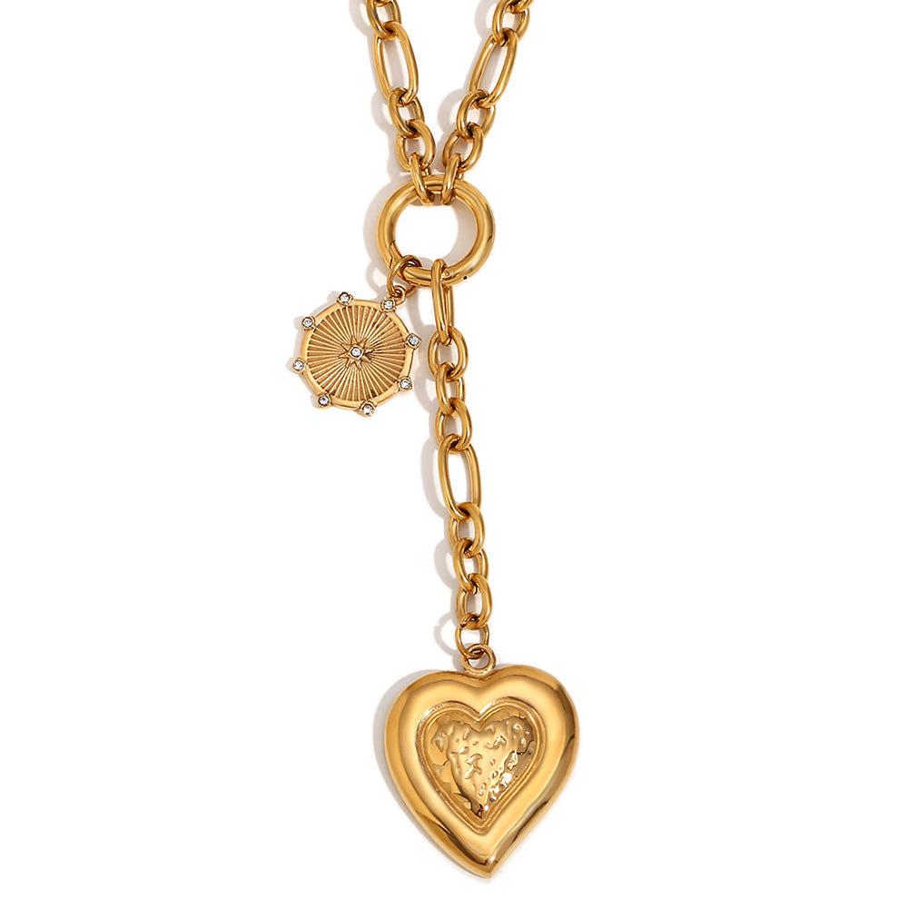 Collana girocollo con ciondolo a cuore in acciaio inossidabile minimalista placcato oro 18 carati e nappe pendenti su catena O-ring