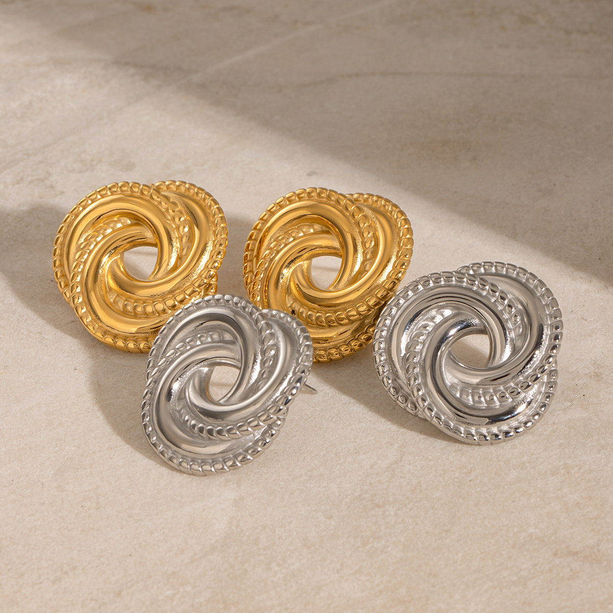 Orecchini da donna in acciaio inossidabile placcato con motivo geometrico, stile vintage elegante