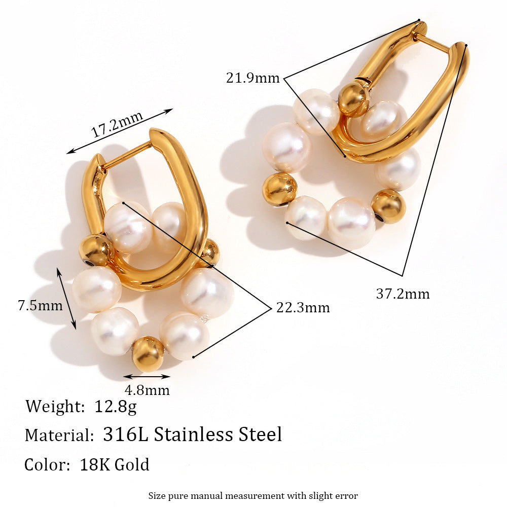 Pendientes de aro minimalistas en forma de U de acero inoxidable chapados en oro de 18 quilates con acentos de perlas de agua dulce para mujer