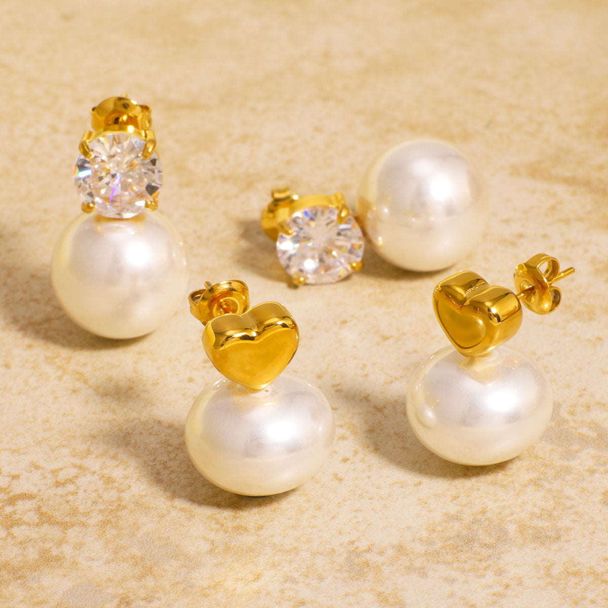 Orecchini a Cuore Geometrico in Acciaio Inox con Placcatura Oro 18K, Accenti di Perle e Intarsi in Zirconi per Donne