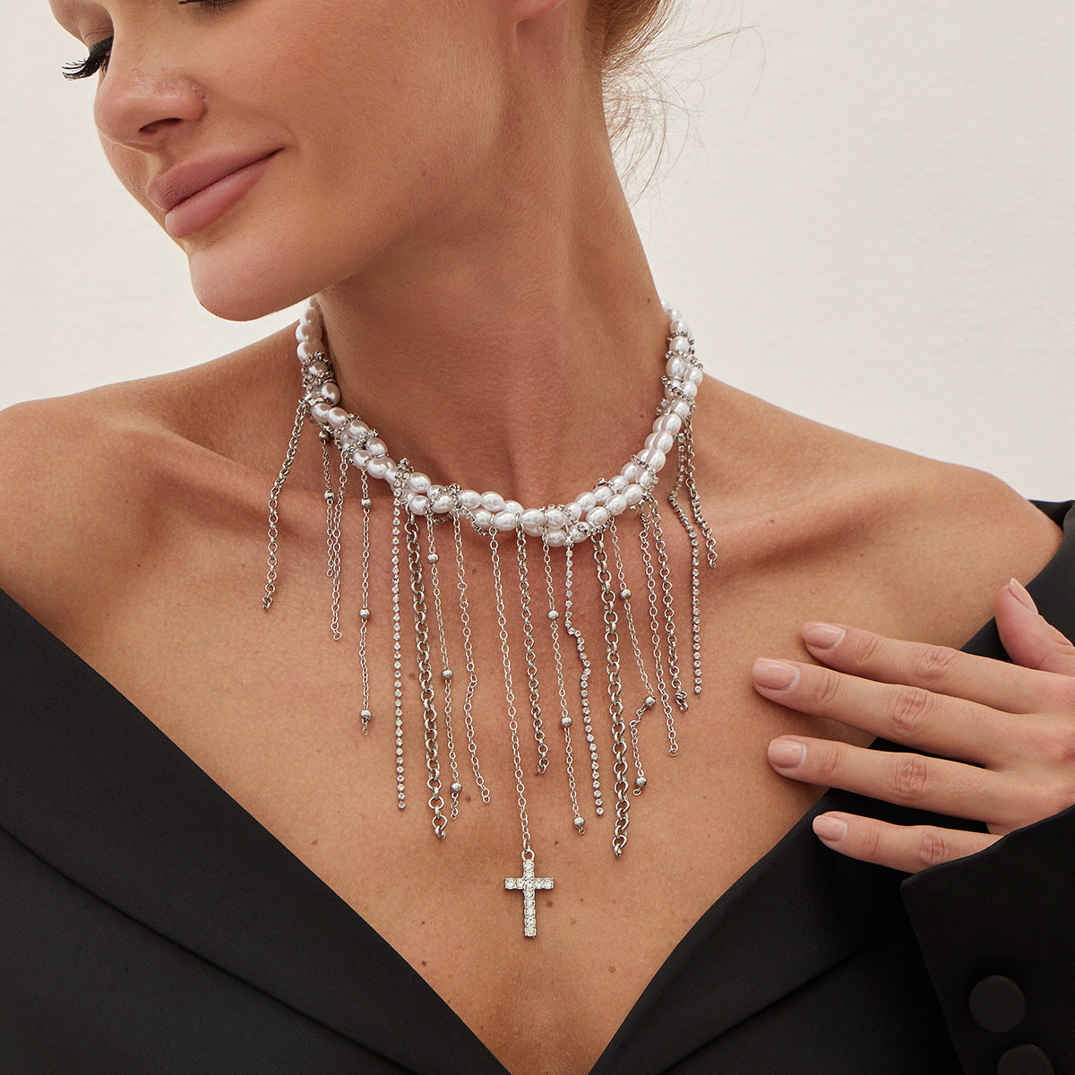 Collana pendente a cuore e croce personalizzata con nappe su catena di perline fatta a mano per donne, perle d'imitazione e lega, finitura placcata