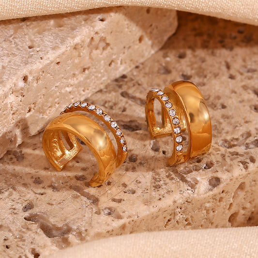 Orecchini a clip geometrici minimalisti in acciaio inossidabile con placcatura in oro 18 carati e design a C a micro-pavé da donna