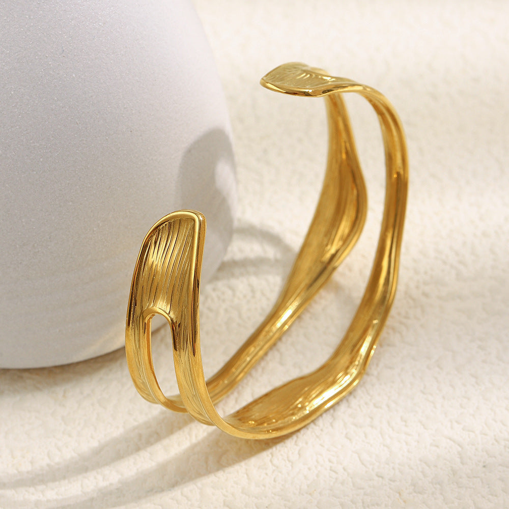 Fashionable Minimalist Wave-Textured Stainless Steel Plated 18K Gold Double-Layer Pressed Bracelet for Women