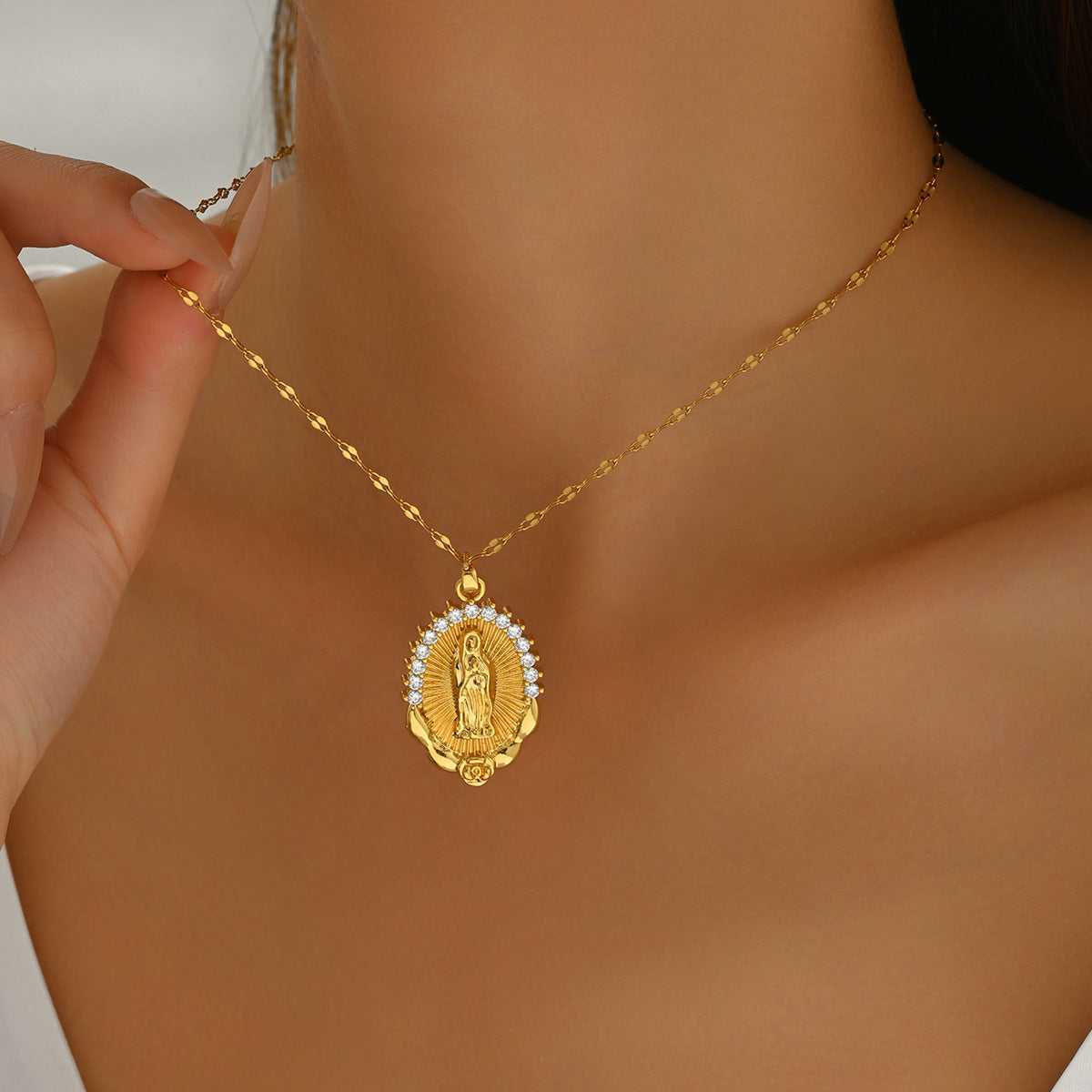 Collar vintage con colgante geométrico para mujer con incrustaciones de circonitas en cadena de cobre