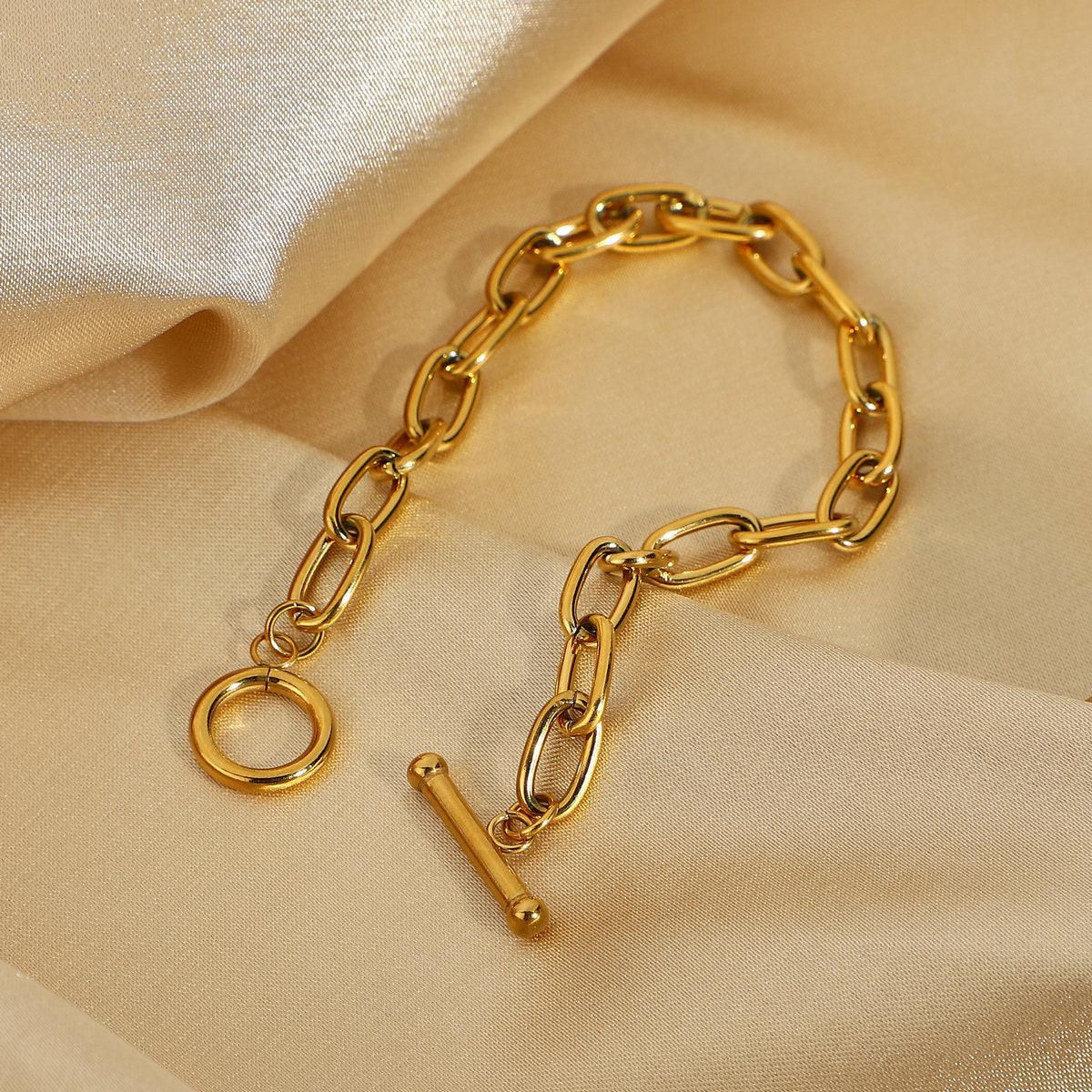 Minimalist Geometric Gold-Plated Stainless Steel Oval Link Bracelet for Women
