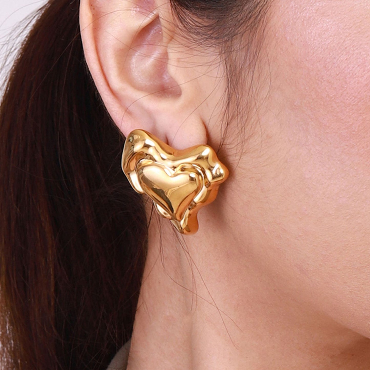 Elegant Heart Shaped Titanium Steel Stud Earrings with Plated Finish for Women