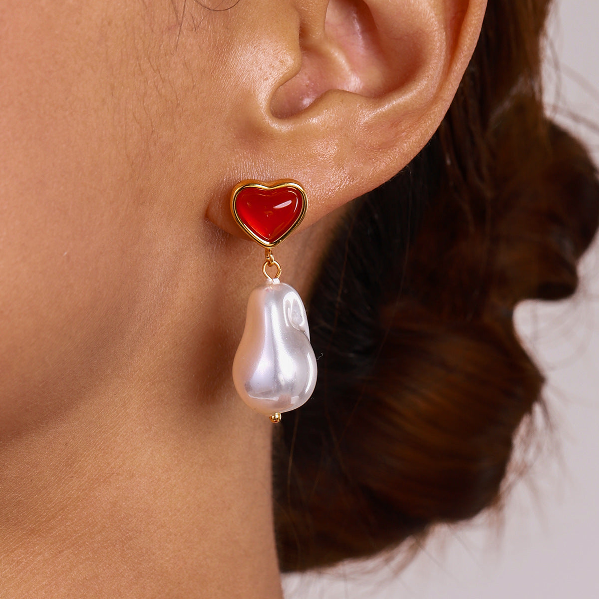 Eleganti orecchini a cuore in acciaio inossidabile con finitura placcata da donna