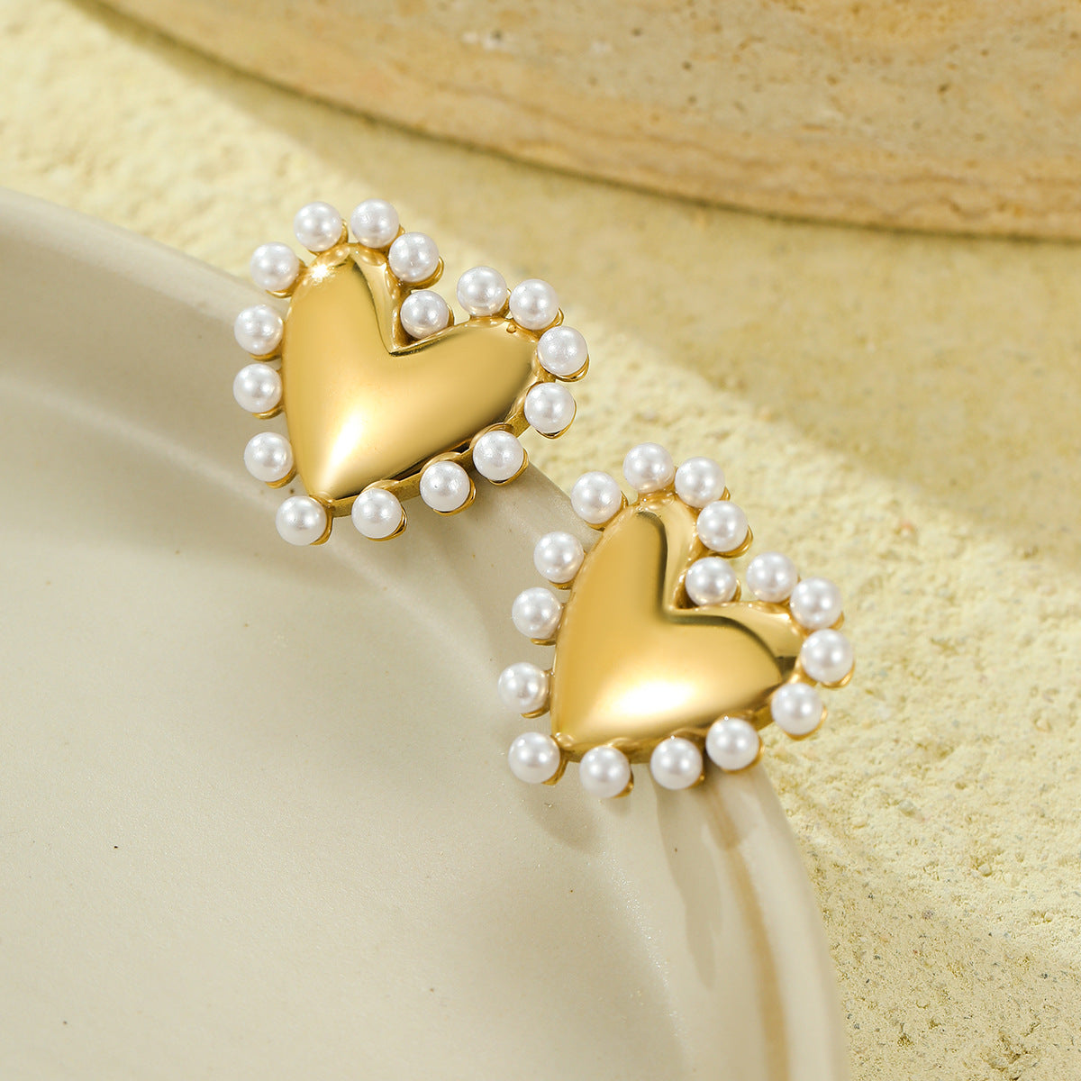 Collana con ciondolo a perla a cuore in acciaio inossidabile vintage con catena geometrica e orecchini abbinati da donna