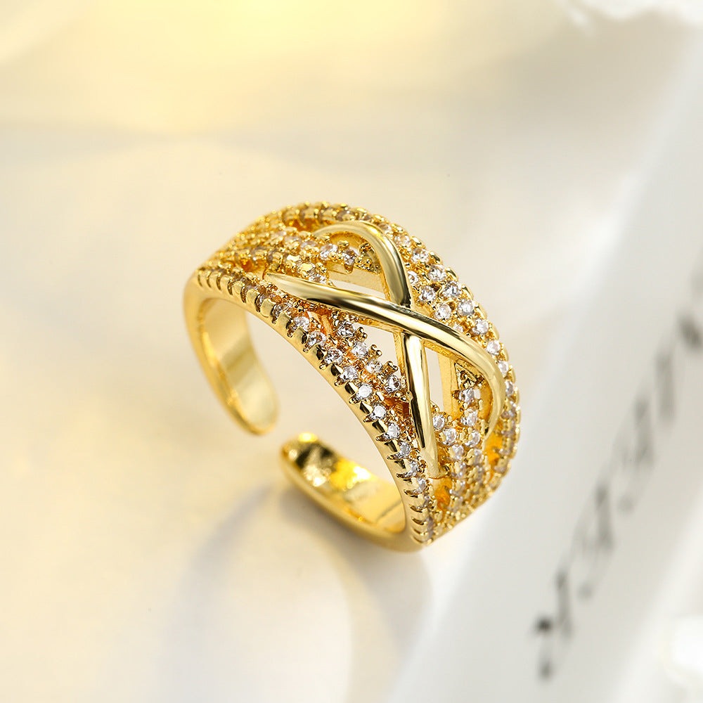Anillo Abierto Geométrico Minimalista para Mujer Hecho de Latón con Baño de Oro Real e Incrustaciones de Zirconia