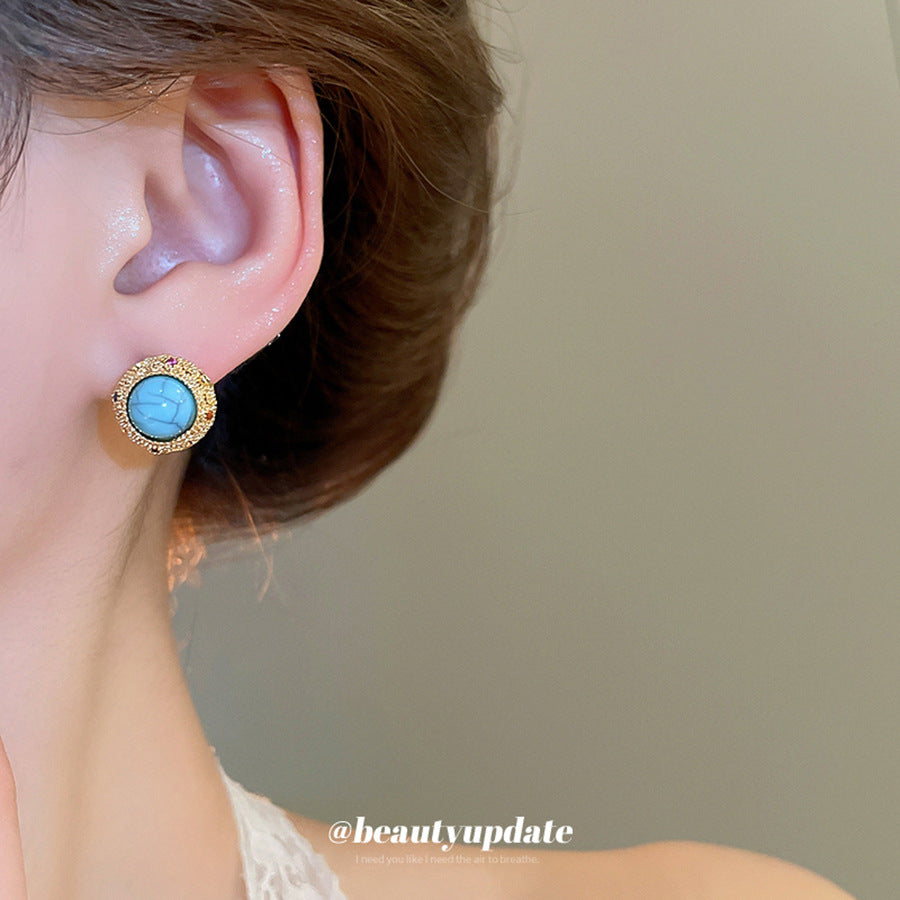 Pendientes Geométricos Modernos Minimalistas con Base de Cobre Bañado en Oro de 18K, Incrustaciones de Turquesa y Postes de Plata de Ley 925