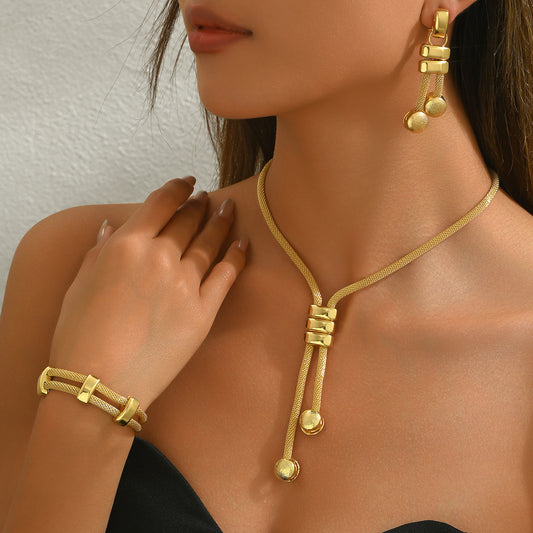 Set di gioielli da donna alla moda placcato oro 18K con motivo geometrico, collana con nappe e orecchini