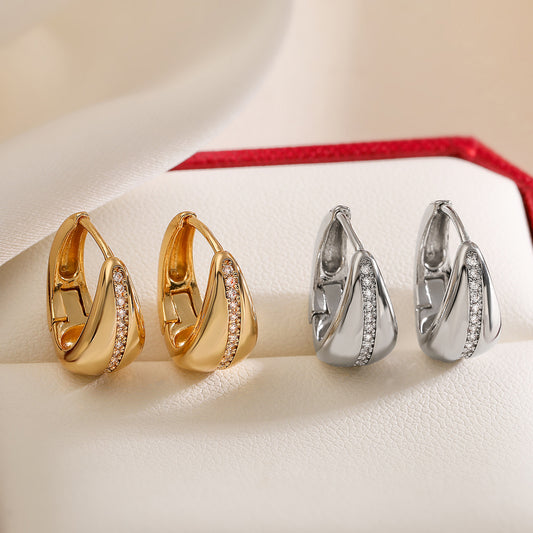 Pendientes de Circonita Minimalistas Geométricos Bañados en Oro para Mujer con Engaste Micro-Pavé y Diseño Irregular