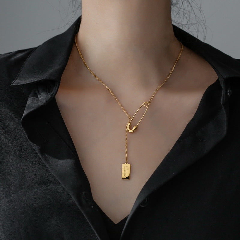 Minimalist Cold-Tone Geometric Paperclip Pendant Necklace in Titanium Steel with Plated Finish for Women