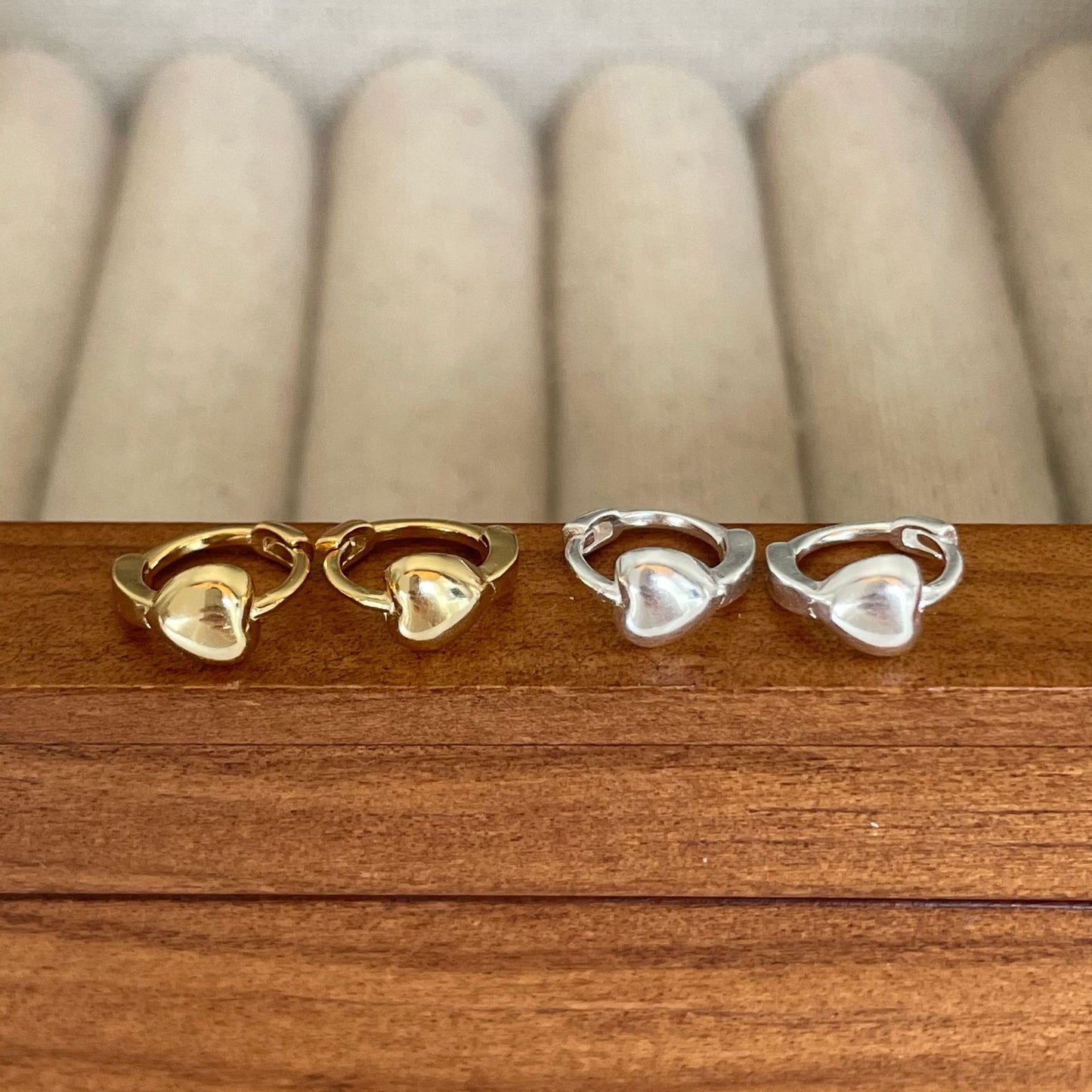 Pendientes de botón minimalistas con forma de corazón de plata de ley 925 con incrustaciones de perlas para mujer
