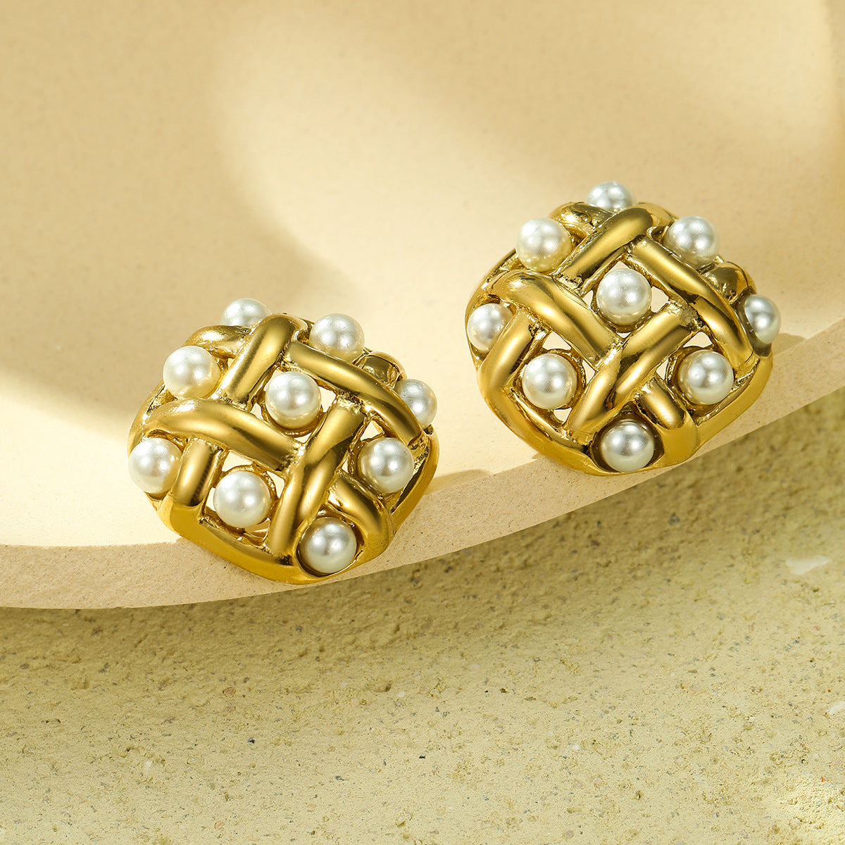 Aretes cuadrados de acero inoxidable con perlas y diseño minimalista vintage para mujer