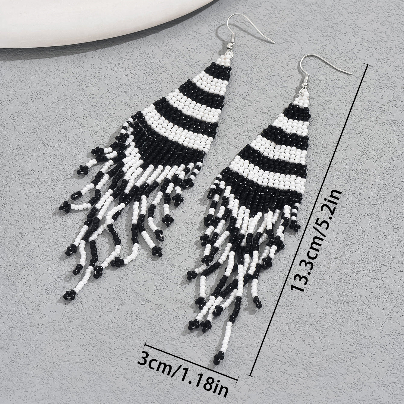 Pendientes colgantes minimalistas japoneses coreanos con cuentas, postes de acero inoxidable con forma geométrica e incrustaciones de perlas