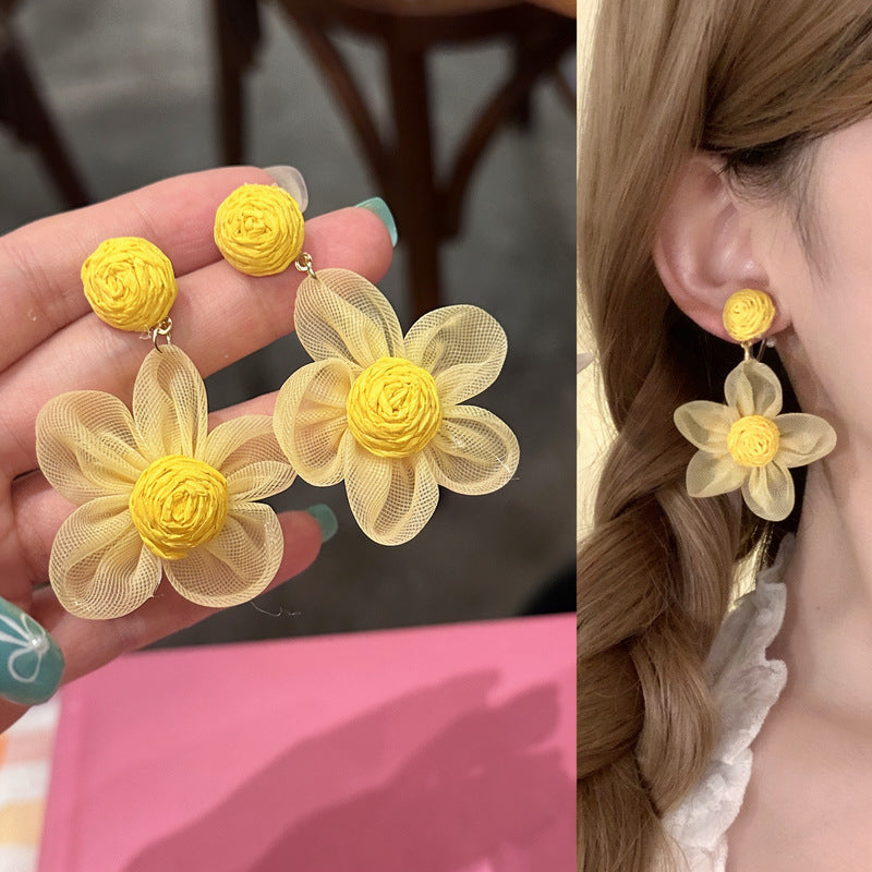Eleganti Orecchini in Chiffon Floreale con Dente di Leone, Base in Rame Placcato Argento e Perni in Acciaio Inossidabile da Donna