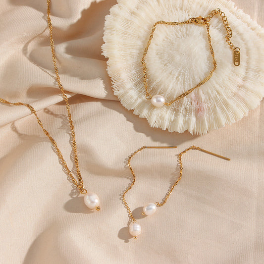 Fashionable Geometric Stainless Steel Plated Pearl Pendant Necklace for Women with Wavy Chain and Freshwater Pearl