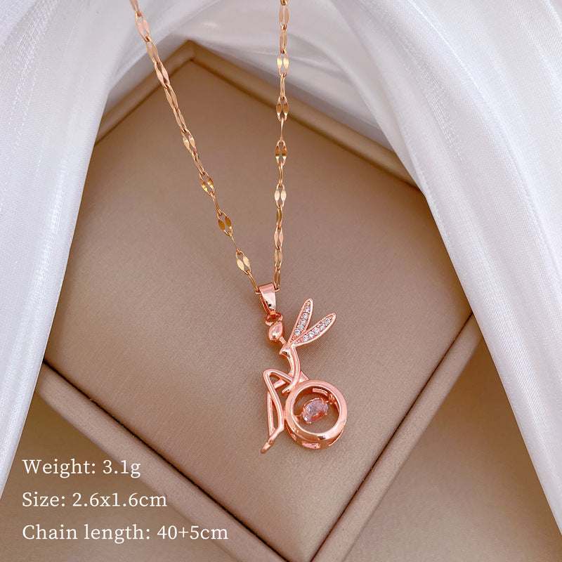 Elegante collar de luna geométrica para mujer y hombre, cadena de serpiente de acero inoxidable con detalles de diamantes de imitación, joyería ligera para la clavícula