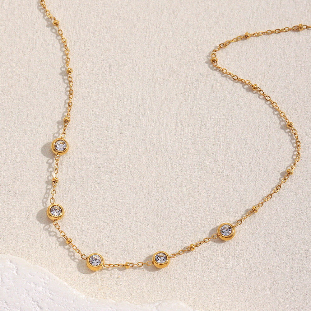 Collana Minimalista in Acciaio Inox con Geometrie, Placcatura in Oro 18K e Zirconi Rotondi da Donna