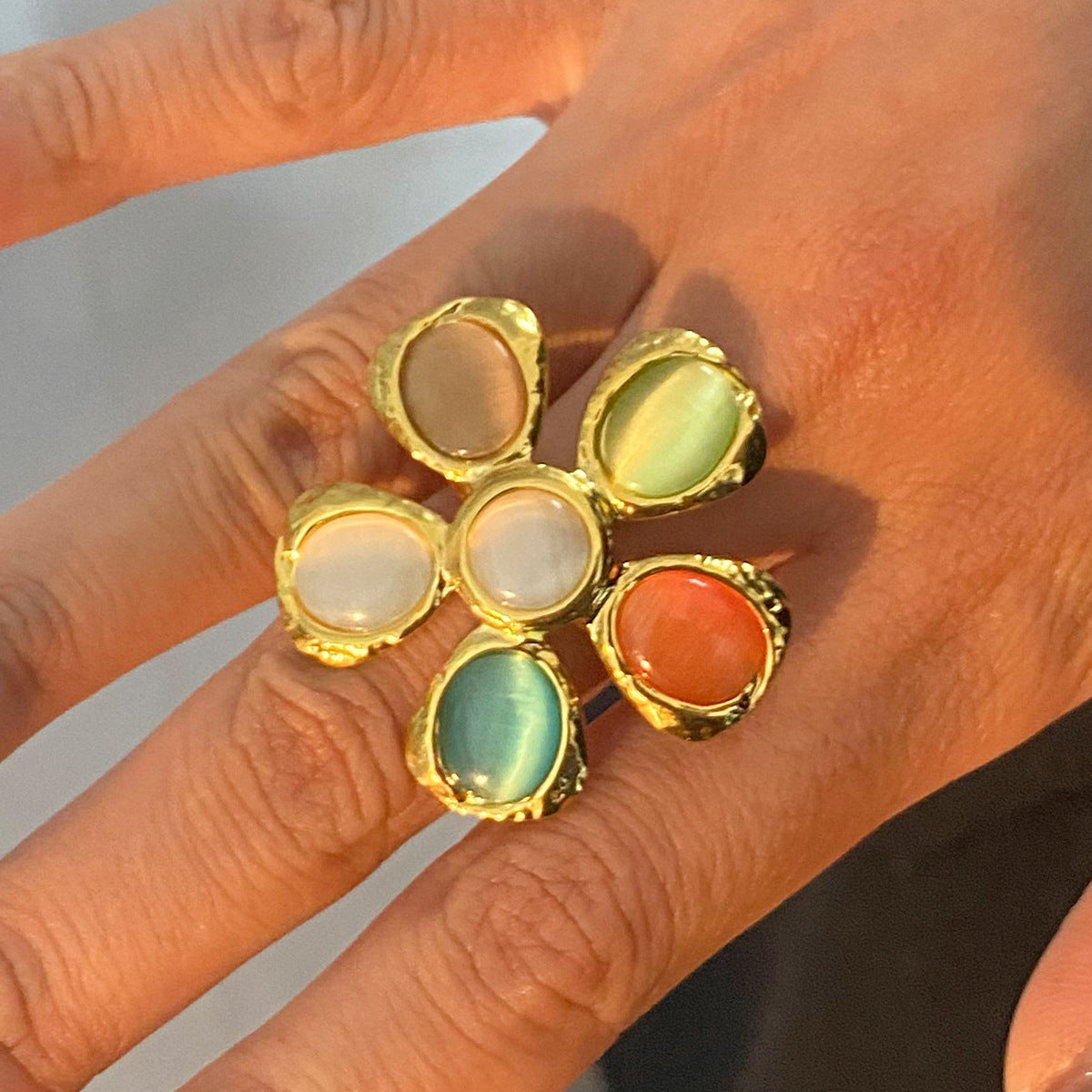 Anillo Geométrico de Acero de Titanio con Acabado Chapado para Mujer Accesorio de Joyería Minimalista a la Moda