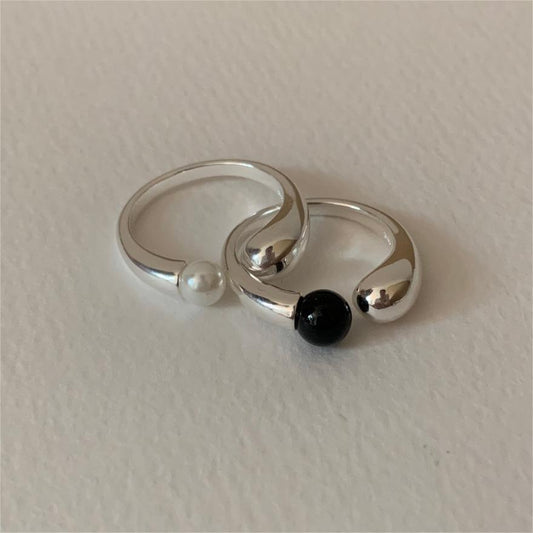 Anello minimalista a forma di cuore in argento sterling 925 con dettagli quadrati smussati da donna