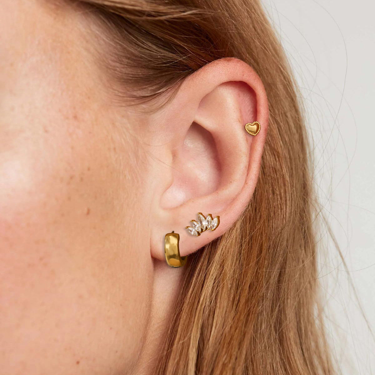 Orecchini a perno geometrici minimalisti in acciaio inossidabile con strass e finitura placcata da donna