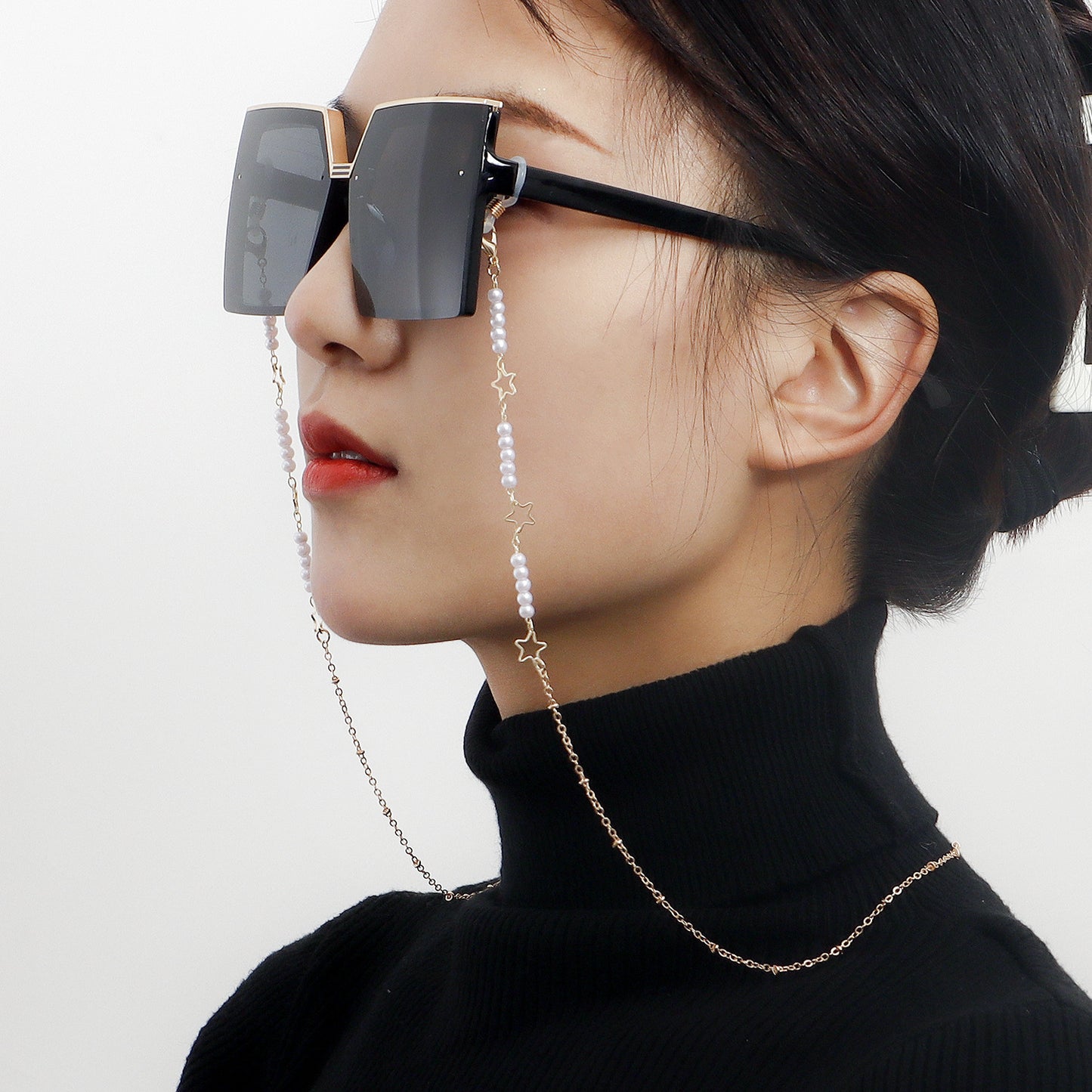 Streetwear Hollow Star Ball Chain Mask Holder for Women