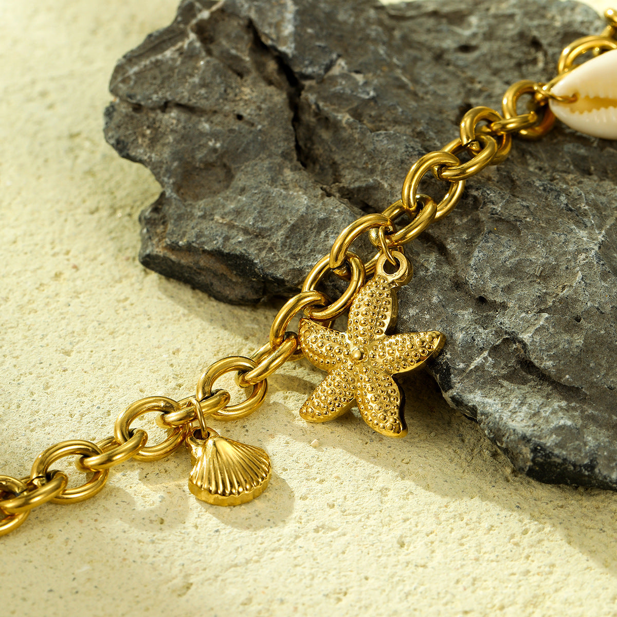 Fashionable 18K Gold Plated Stainless Steel Ocean Starfish Shell Bracelet for Women