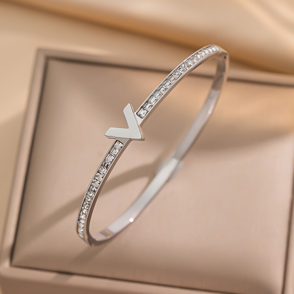 Minimalist V-Shaped Titanium Steel Bracelet for Women with Rhinestone Inlay and Anti-Tarnish Plating