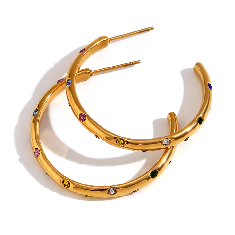 Orecchini da donna alla moda in acciaio inossidabile con geometria, placcati in oro 18 carati e zirconi colorati micro-incastonati su borchie quadrate in pietra lavica