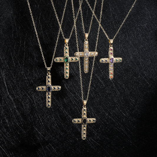 Collana con Pendente a Croce Geometrica Minimalista in Rame con Placcatura in Oro 18K e Intarsi in Zircone